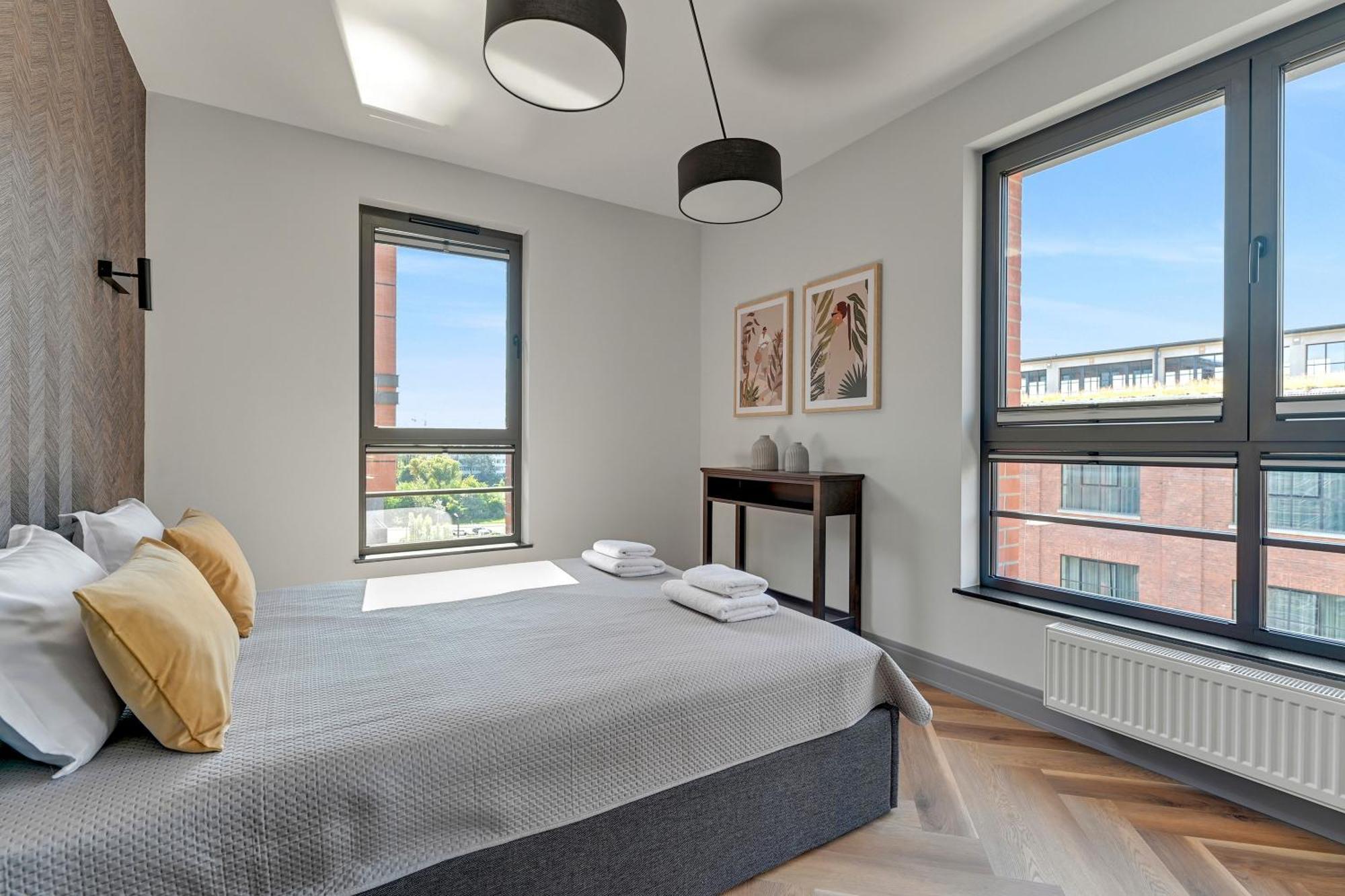Doki Apartments By Staywin Gdansk Bagian luar foto